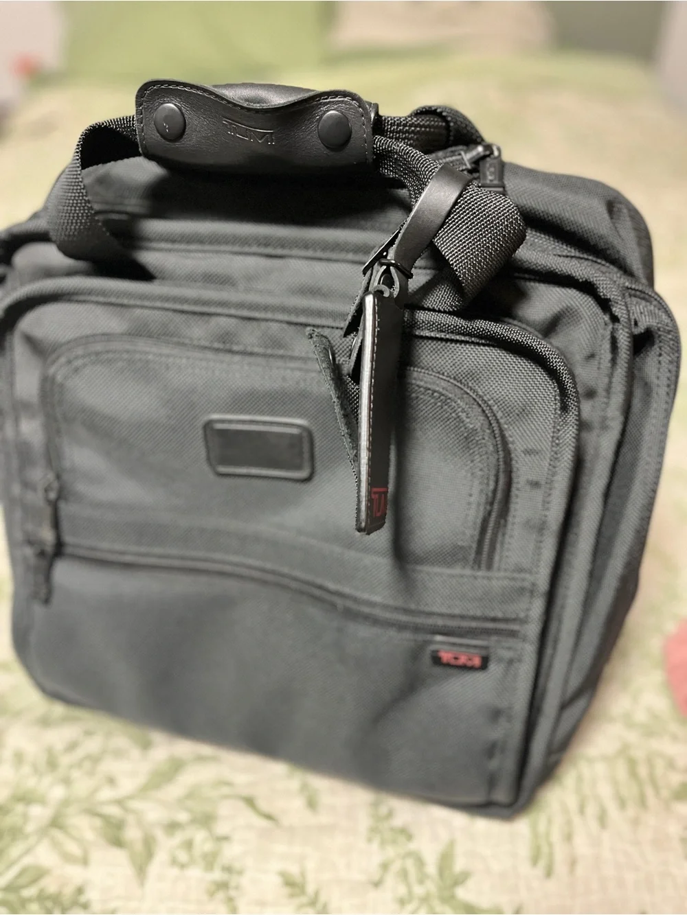TUMI Black Nylon 2 Wheel Alpha Expandable Compact Carry On Luggage